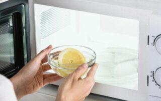 Nettoyage micro-ondes